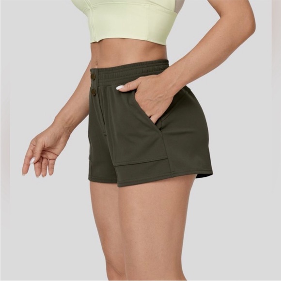 HALARA Mid Rise Elastic Waistband Button Side Pocket Casual Shorts 1.5'' - Picture 3 of 10